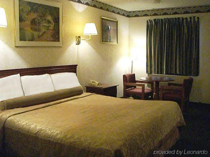 Red Carpet Inn Williamstown Habitación foto